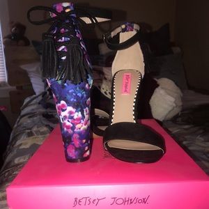 Betsey Johnson Rallo Black Floral Block Heels